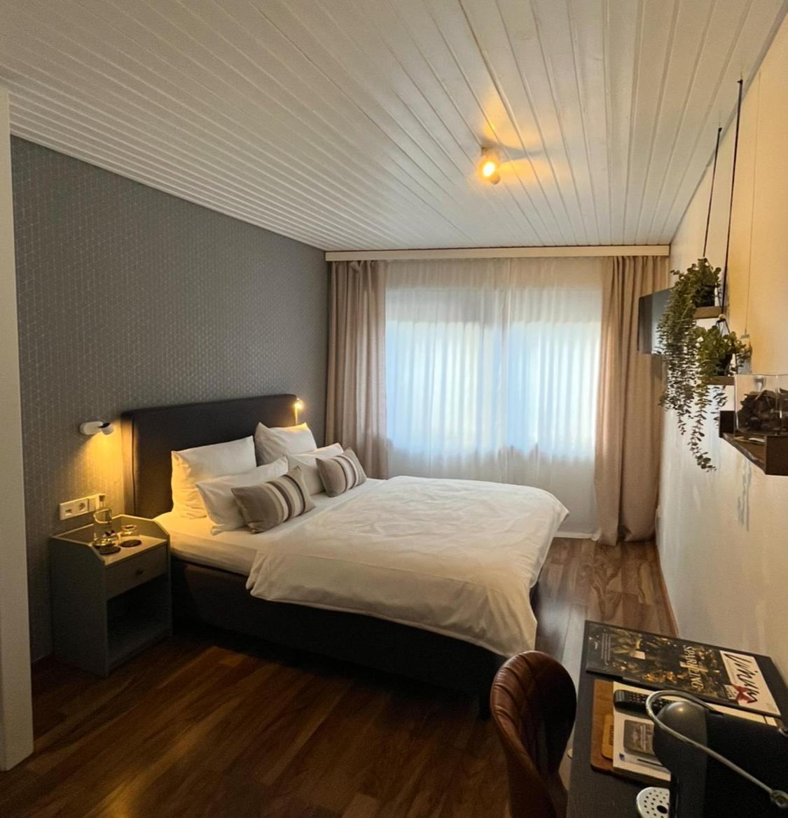Kreuzblume Hotel & Weinstube Freiburg im Breisgau Eksteriør bilde